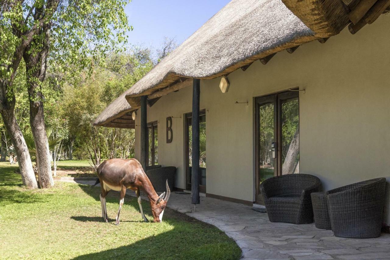 Mokuti Etosha Villa Namutoni Bagian luar foto